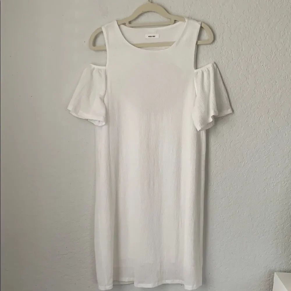 Mod Ref Textured White Fabric Cold Shoulder Open Back Dress Size M